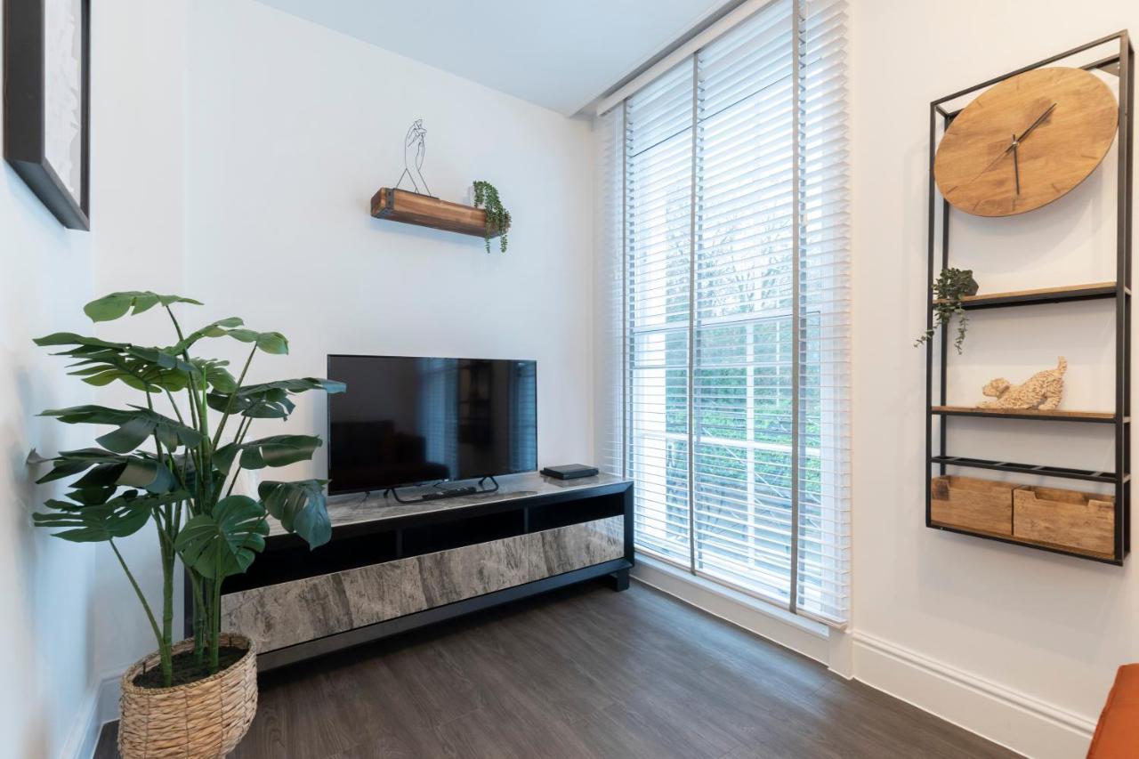 Elliot Oliver - Luxury 2 Bedroom Regency Apartment With Parking & Ev Charger Cheltenham Exterior foto