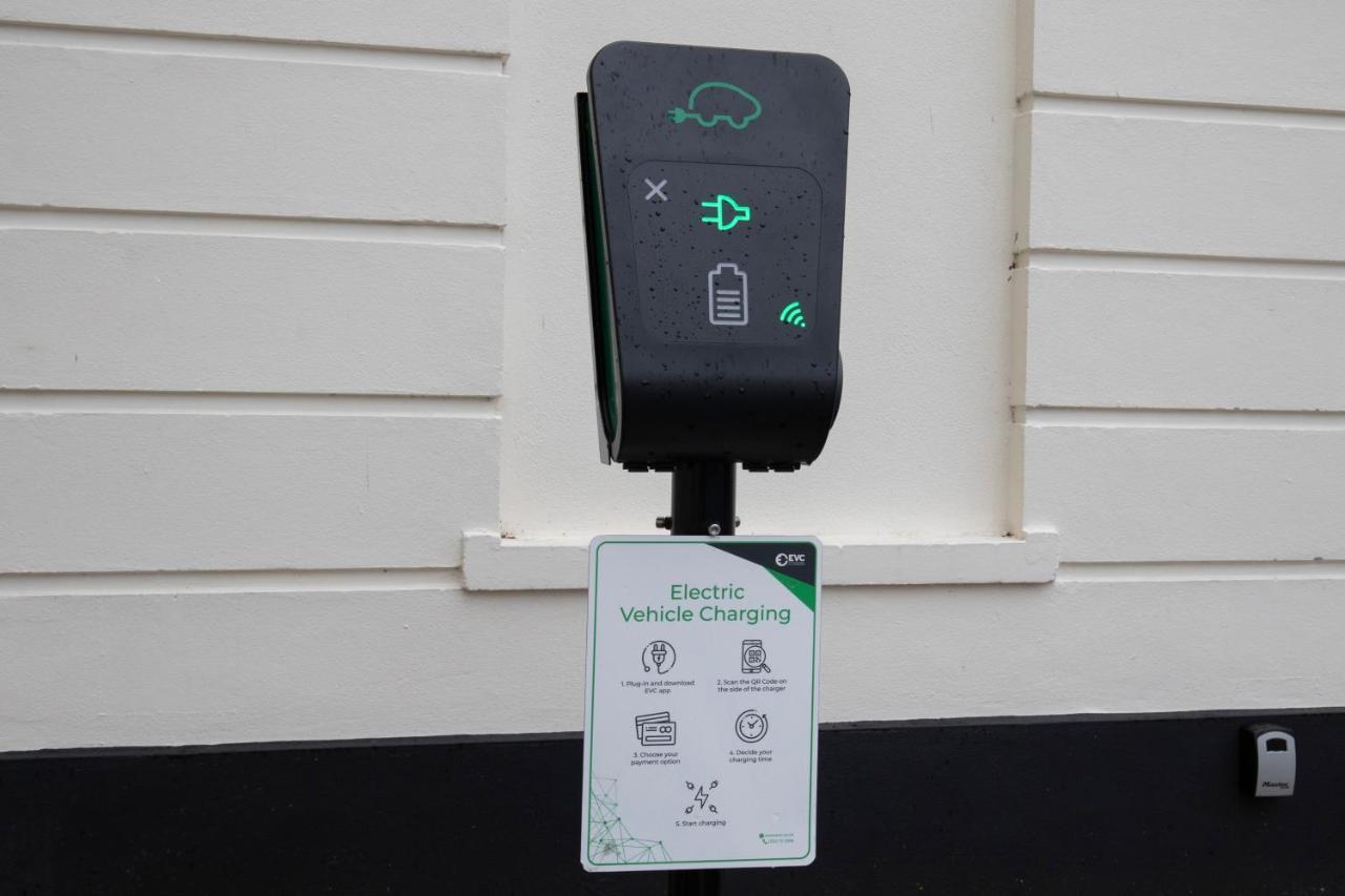 Elliot Oliver - Luxury 2 Bedroom Regency Apartment With Parking & Ev Charger Cheltenham Exterior foto