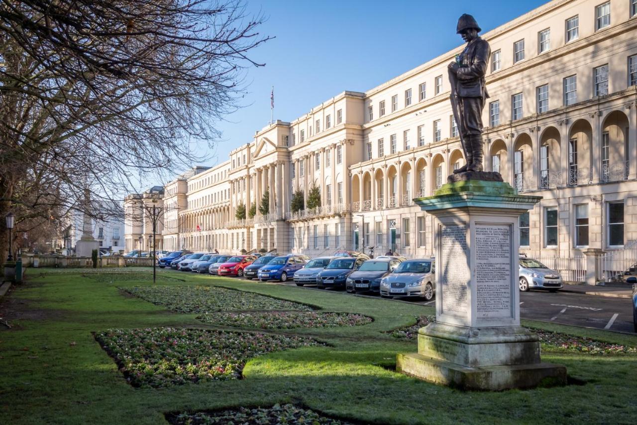 Elliot Oliver - Luxury 2 Bedroom Regency Apartment With Parking & Ev Charger Cheltenham Exterior foto
