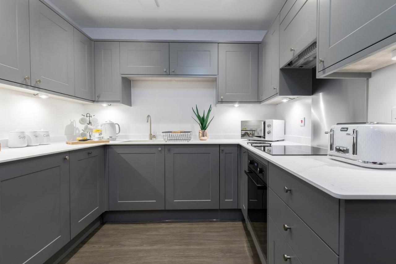 Elliot Oliver - Luxury 2 Bedroom Regency Apartment With Parking & Ev Charger Cheltenham Exterior foto