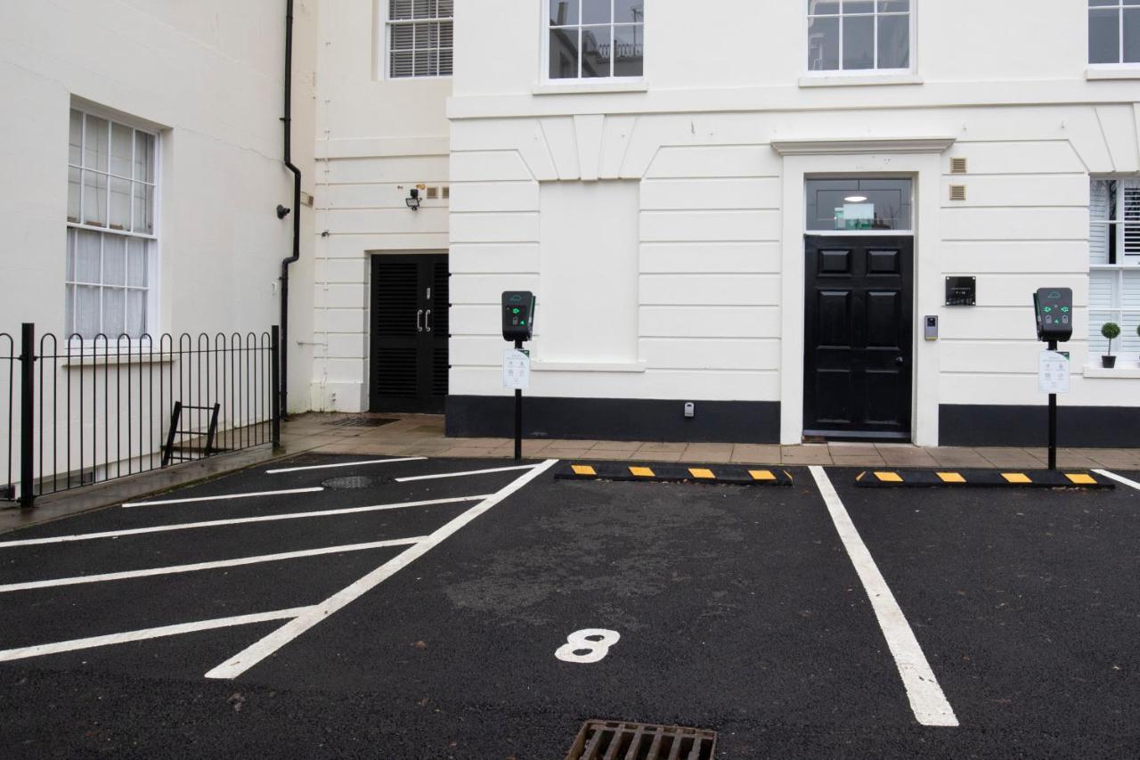 Elliot Oliver - Luxury 2 Bedroom Regency Apartment With Parking & Ev Charger Cheltenham Exterior foto